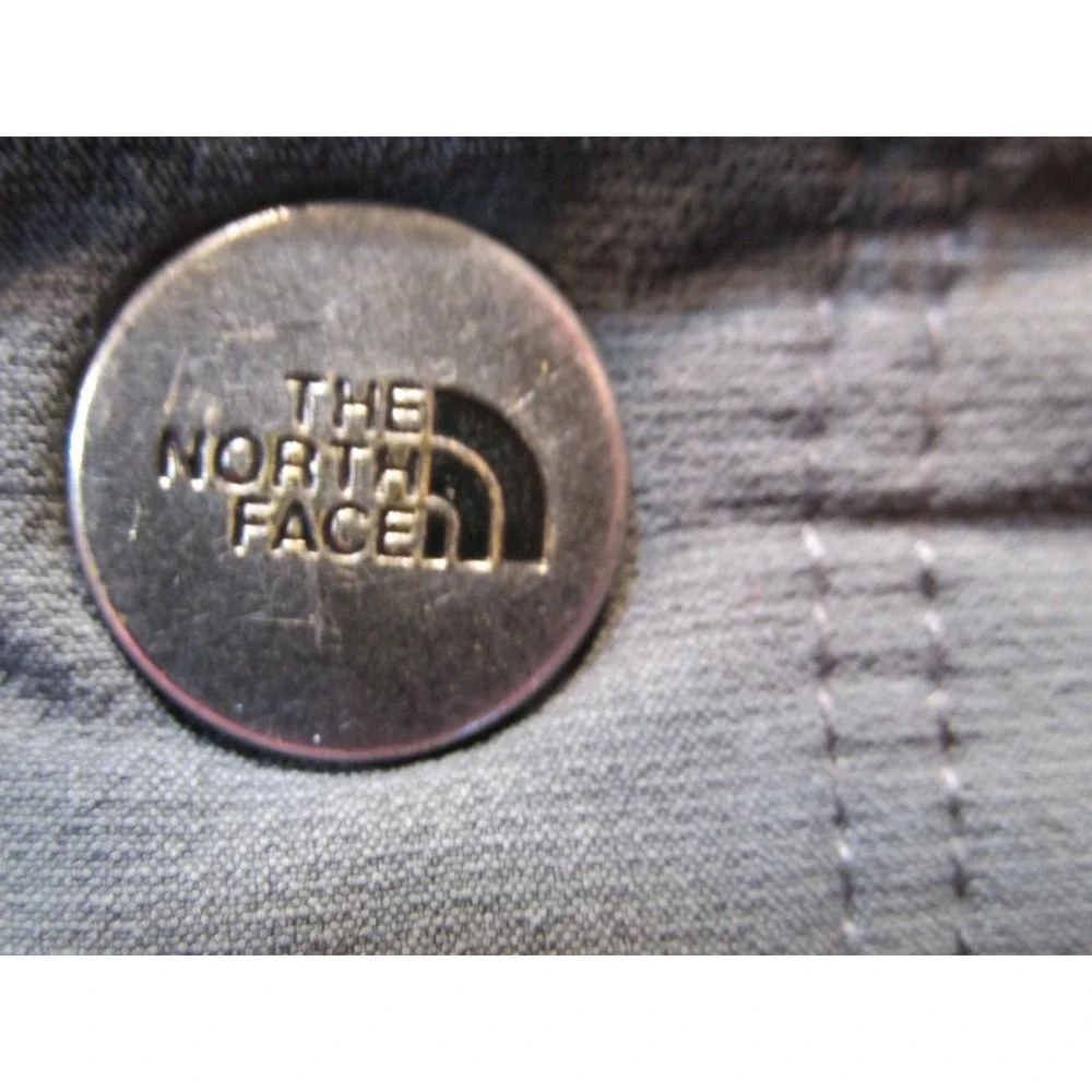 The North Face Mens 40 Gray Nylon Cargo Shorts Hiking Activewear Stretch